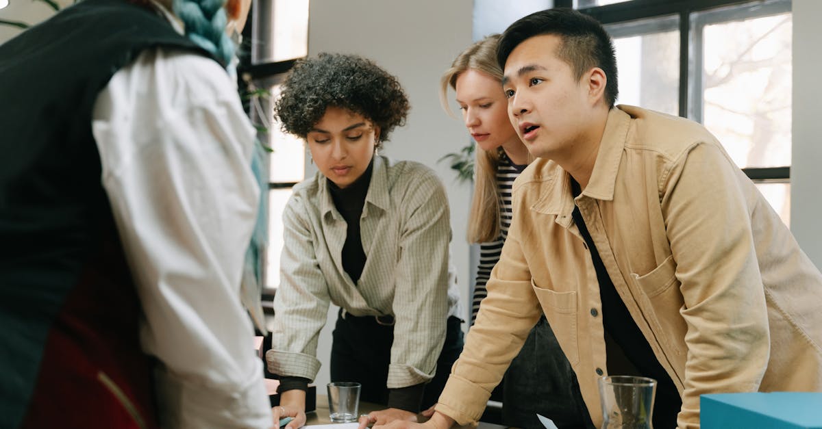 微信买号网站：我崇左APP详情下载教程